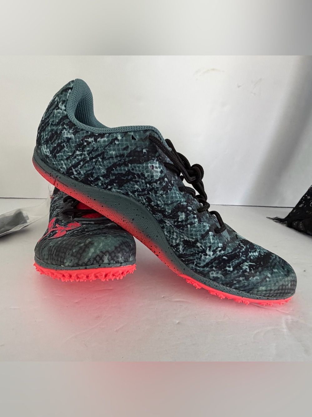 Under Armour Brigade XC Low Track Running Shoes Mens 10.5 NIB Spikes Included